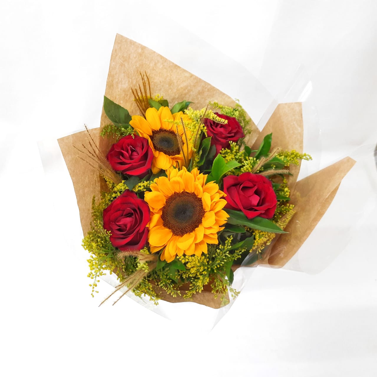 Buqu com Rosas e Girassis P